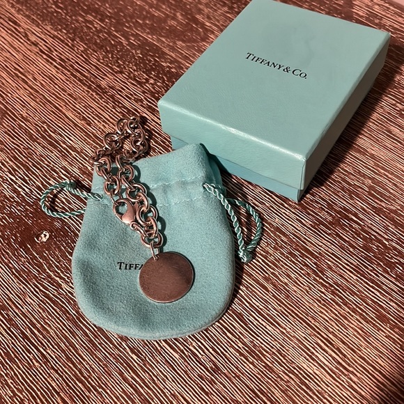 AUTHENTIC Tiffany & Co. Circle Tag Chain Link Bracelet - Picture 3 of 3